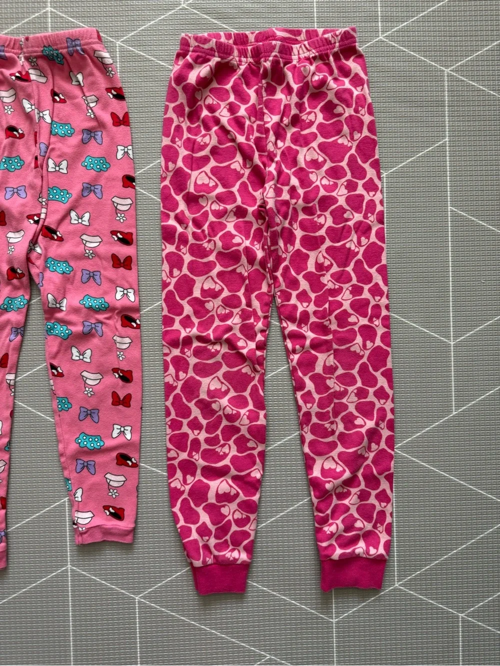 Gymboree|Big girl set of two leggings in Pink Heart & Bow Pattern Pajama Pants••